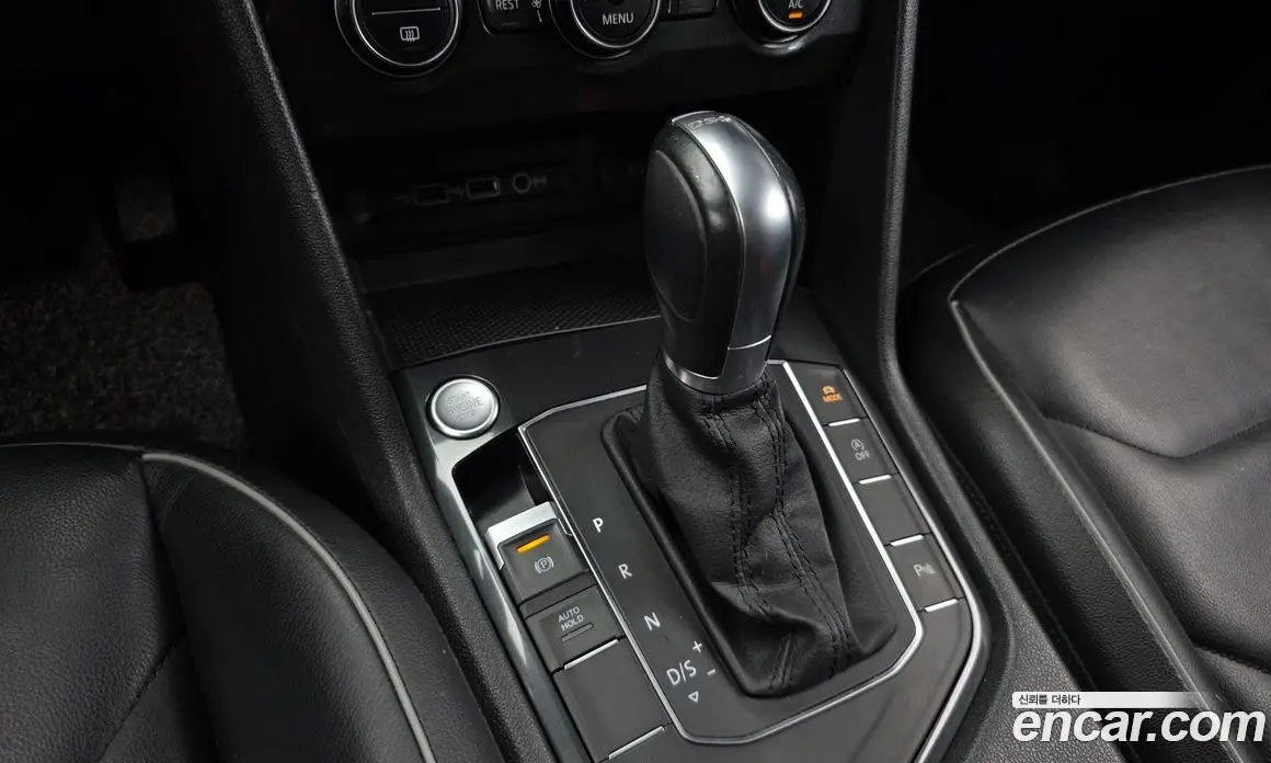 Volkswagen Tiguan 2018 2.0 автомат (гидро), фото 9 Volkswagen Tiguan 2018 2.0 автомат (гидро), фото 9
