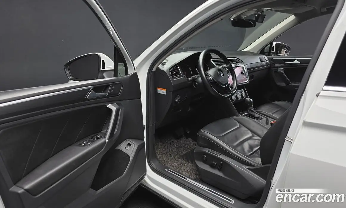 Volkswagen Tiguan 2018 2.0 автомат (гидро), фото 10 Volkswagen Tiguan 2018 2.0 автомат (гидро), фото 10