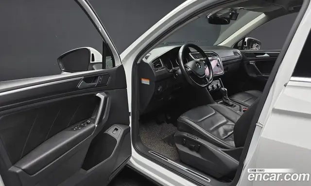 Volkswagen Tiguan 2018 2.0 автомат (гидро), миниатюра 10 Volkswagen Tiguan 2018 2.0 автомат (гидро), миниатюра 10