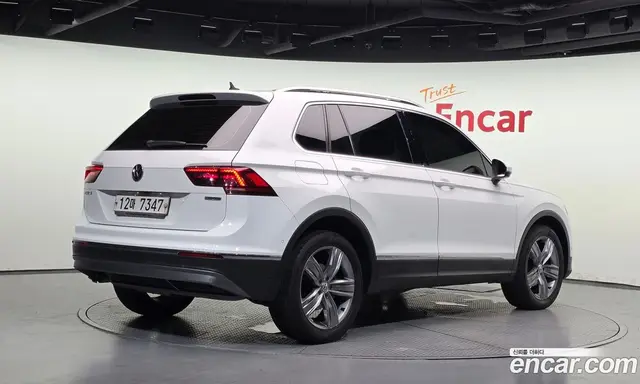 Volkswagen Tiguan 2018 2.0 автомат (гидро), миниатюра 2 Volkswagen Tiguan 2018 2.0 автомат (гидро), миниатюра 2