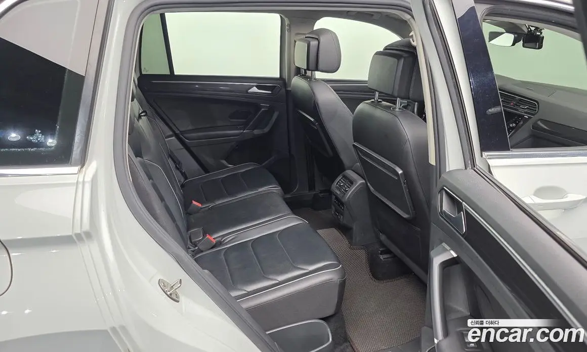 Volkswagen Tiguan 2018 2.0 автомат (гидро), фото 12 Volkswagen Tiguan 2018 2.0 автомат (гидро), фото 12