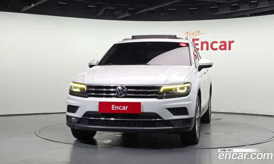 Volkswagen Tiguan 2018 2.0 автомат (гидро), фото 3 Volkswagen Tiguan 2018 2.0 автомат (гидро), фото 3