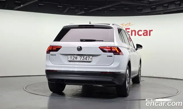Volkswagen Tiguan 2018 2.0 автомат (гидро), миниатюра 4 Volkswagen Tiguan 2018 2.0 автомат (гидро), миниатюра 4