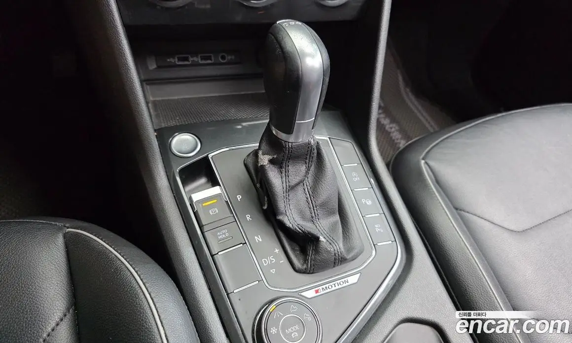 Volkswagen Tiguan 2018 2.0 автомат (гидро), фото 9 Volkswagen Tiguan 2018 2.0 автомат (гидро), фото 9