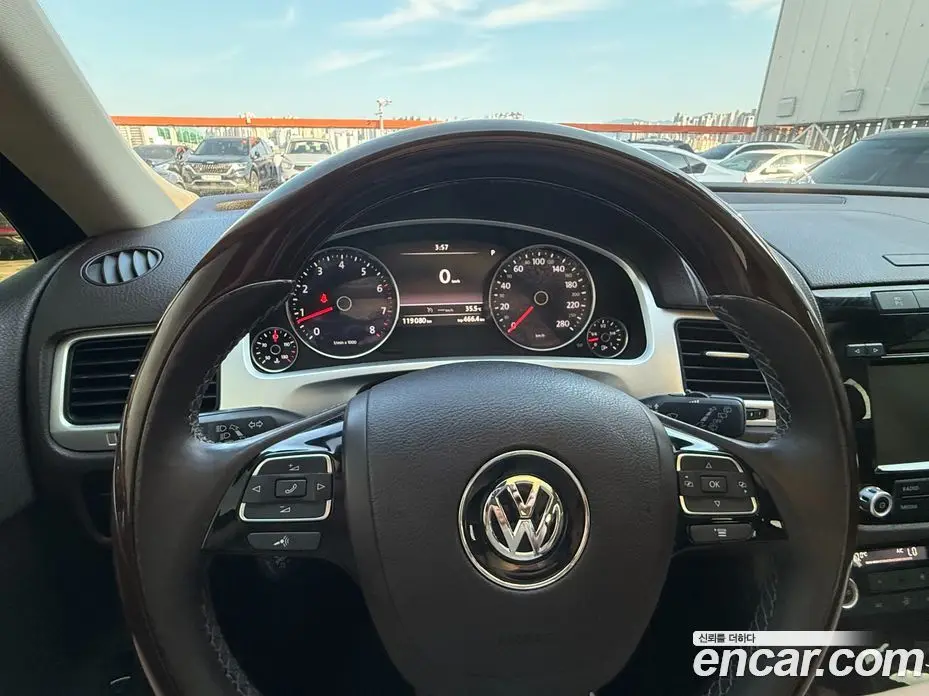 Volkswagen Touareg 2015 3.6 автомат (гидро), фото 16 Volkswagen Touareg 2015 3.6 автомат (гидро), фото 16