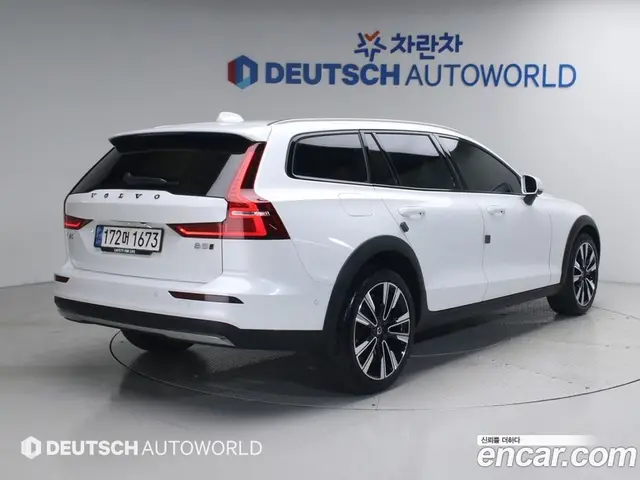 Volvo V60 2023 2.0 автомат (гидро), миниатюра 2