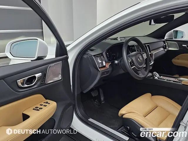 Volvo V60 2023 2.0 автомат (гидро), миниатюра 11