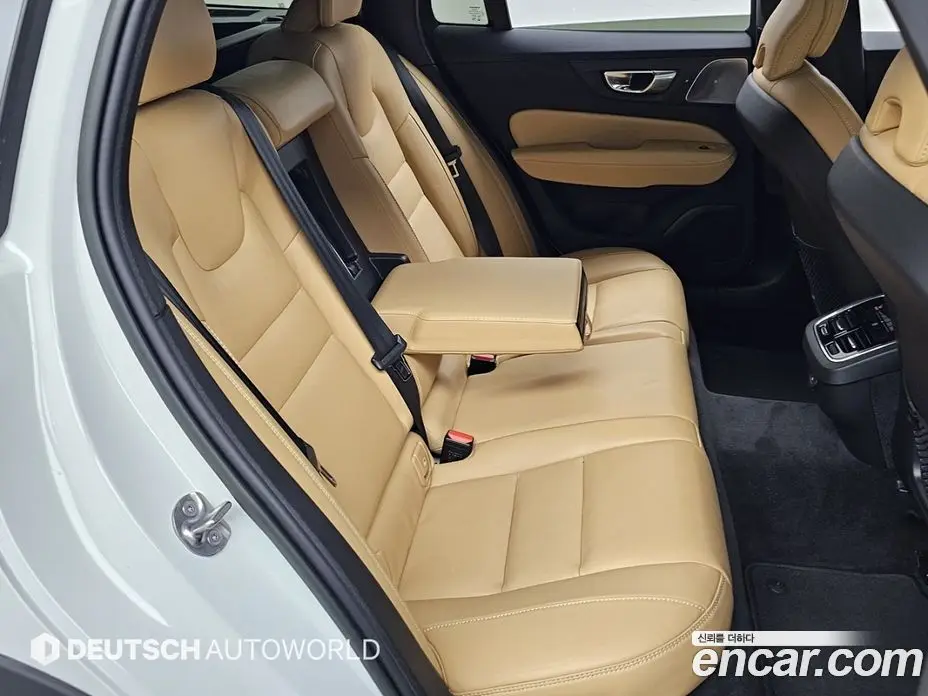 Volvo V60 2023 2.0 автомат (гидро), фото 12
