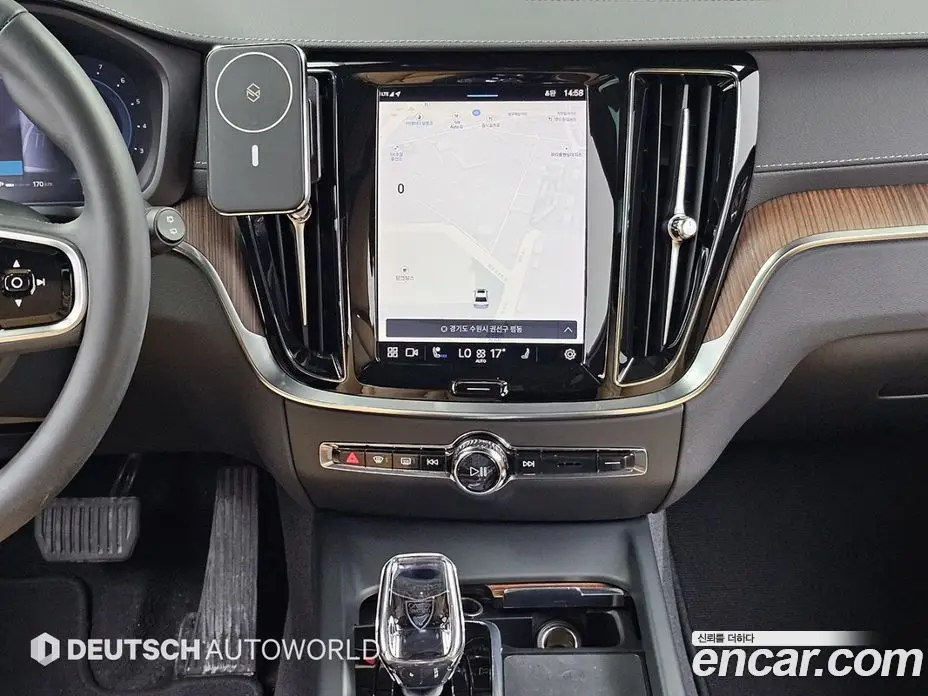 Volvo V60 2023 2.0 автомат (гидро), фото 14