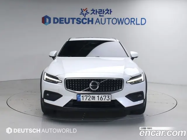 Volvo V60 2023 2.0 автомат (гидро), миниатюра 3
