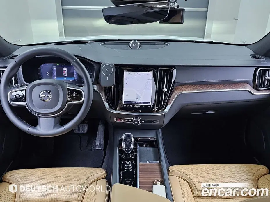 Volvo V60 2023 2.0 автомат (гидро), фото 7