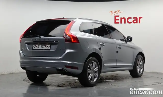 Volvo XC60 2017 2.0 автомат (гидро), миниатюра 2 Volvo XC60 2017 2.0 автомат (гидро), миниатюра 2