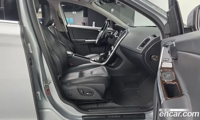 Volvo XC60 2017 2.0 автомат (гидро), миниатюра 11 Volvo XC60 2017 2.0 автомат (гидро), миниатюра 11