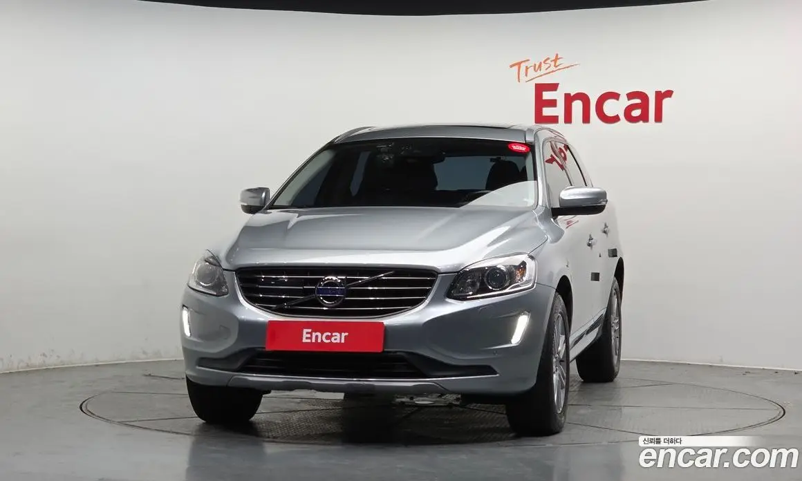 Volvo XC60 2017 2.0 автомат (гидро), фото 3 Volvo XC60 2017 2.0 автомат (гидро), фото 3