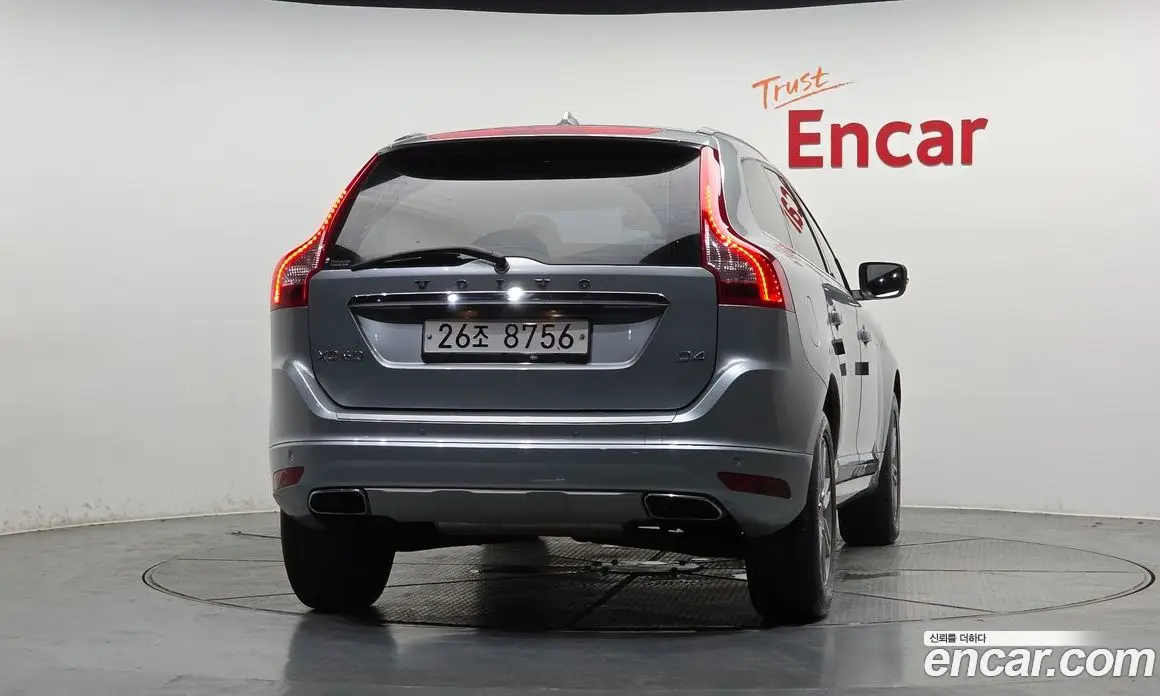 Volvo XC60 2017 2.0 автомат (гидро), фото 4 Volvo XC60 2017 2.0 автомат (гидро), фото 4