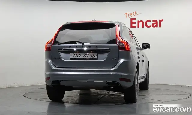 Volvo XC60 2017 2.0 автомат (гидро), миниатюра 4 Volvo XC60 2017 2.0 автомат (гидро), миниатюра 4