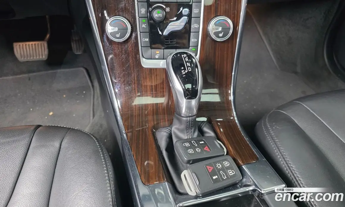 Volvo XC60 2017 2.0 автомат (гидро), фото 9 Volvo XC60 2017 2.0 автомат (гидро), фото 9