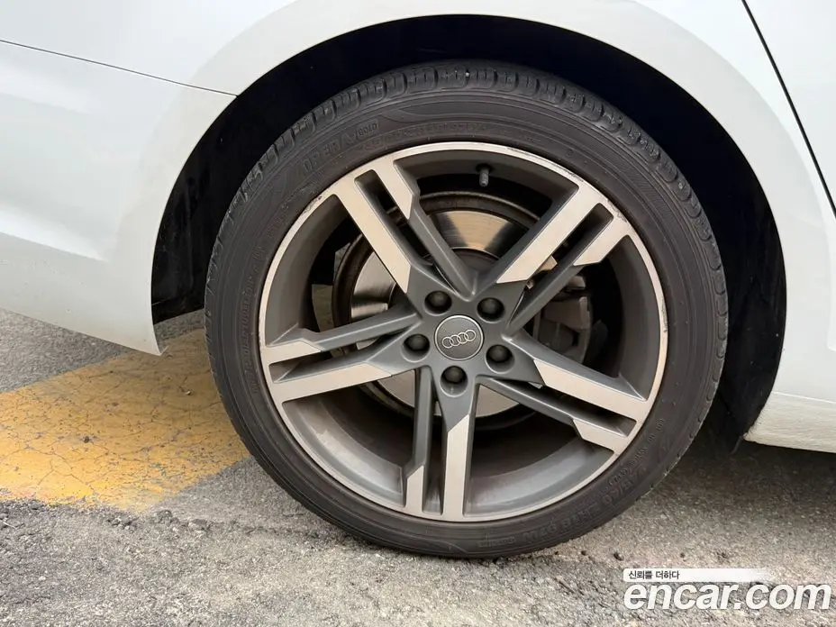 Audi A4 2019 2.0 автомат (гидро), фото 8 Audi A4 2019 2.0 автомат (гидро), фото 8