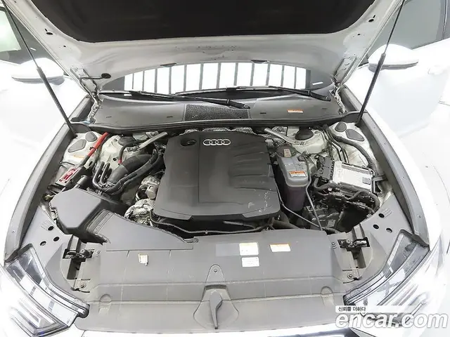 Audi A6 2022 2.0 автомат (гидро), миниатюра 8