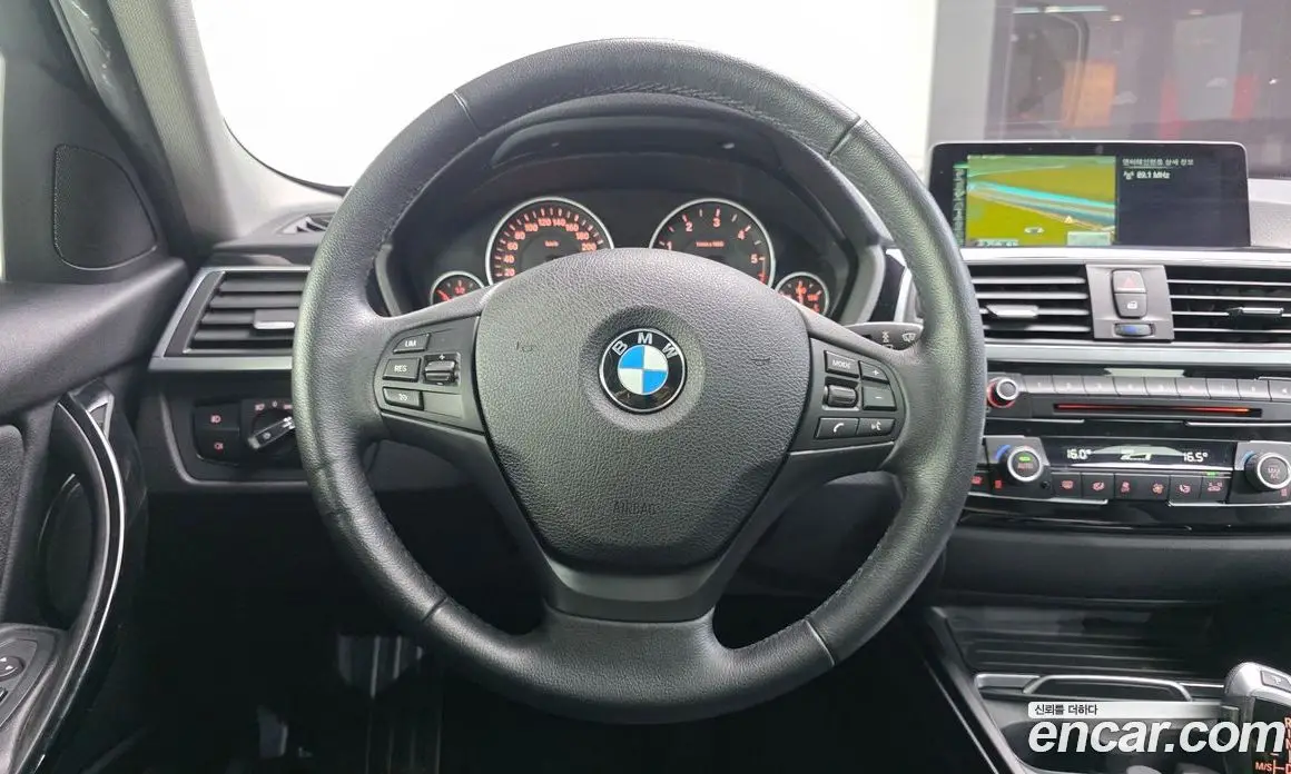 BMW 3 серия 2016 2.0 автомат (гидро), фото 13