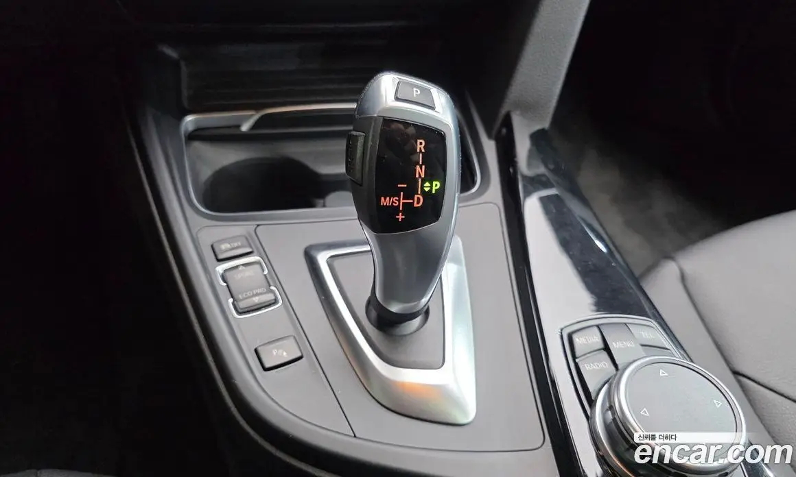 BMW 3 серия 2016 2.0 автомат (гидро), фото 9