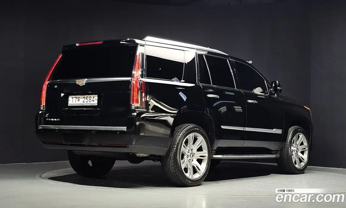 Cadillac Escalade 2018 6.2 автомат (гидро), фото 2 Cadillac Escalade 2018 6.2 автомат (гидро), фото 2