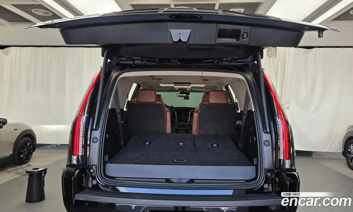 Cadillac Escalade 2018 6.2 автомат (гидро), фото 20 Cadillac Escalade 2018 6.2 автомат (гидро), фото 20