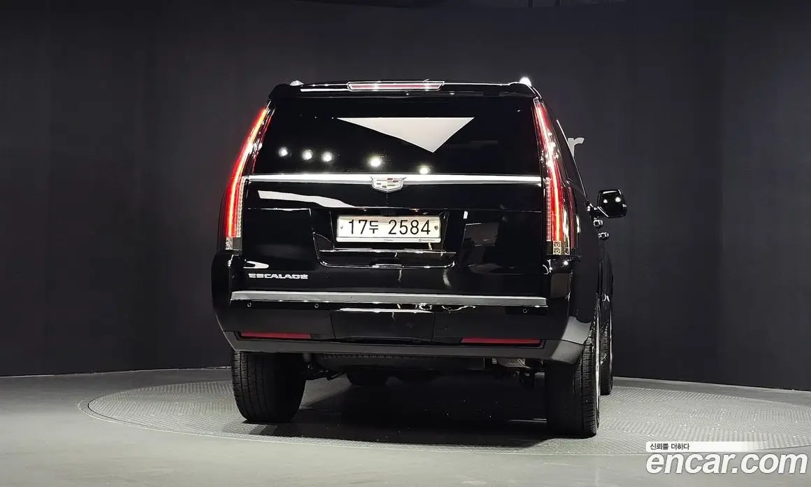 Cadillac Escalade 2018 6.2 автомат (гидро), фото 4 Cadillac Escalade 2018 6.2 автомат (гидро), фото 4