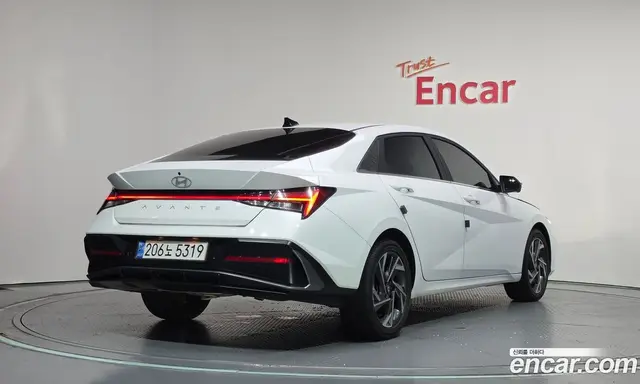 Hyundai Avante 2023 1.6 автомат (гидро), миниатюра 2