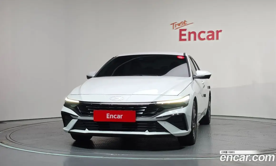 Hyundai Avante 2023 1.6 автомат (гидро), фото 3