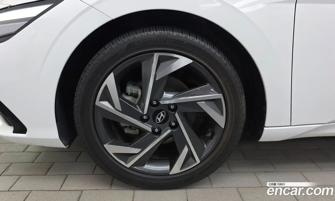 Hyundai Avante 2023 1.6 автомат (гидро), фото 5