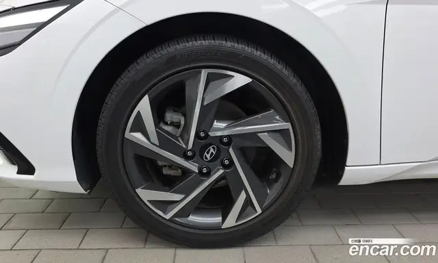 Hyundai Avante 2023 1.6 автомат (гидро), миниатюра 5