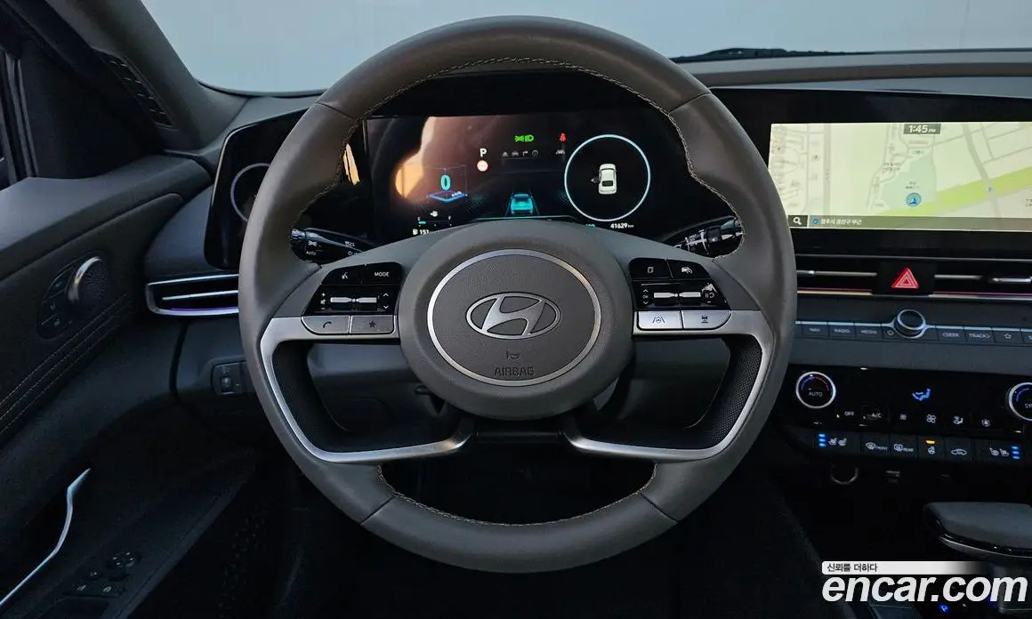 Hyundai Avante 2023 1.6 автомат (гидро), фото 13