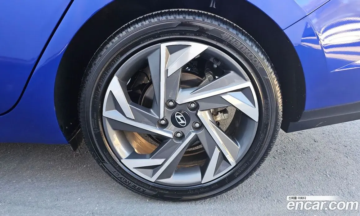 Hyundai Avante 2023 1.6 автомат (гидро), фото 5