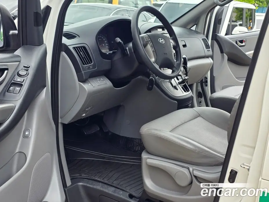 Hyundai Starex 2015 2.5 автомат (гидро), фото 14 Hyundai Starex 2015 2.5 автомат (гидро), фото 14