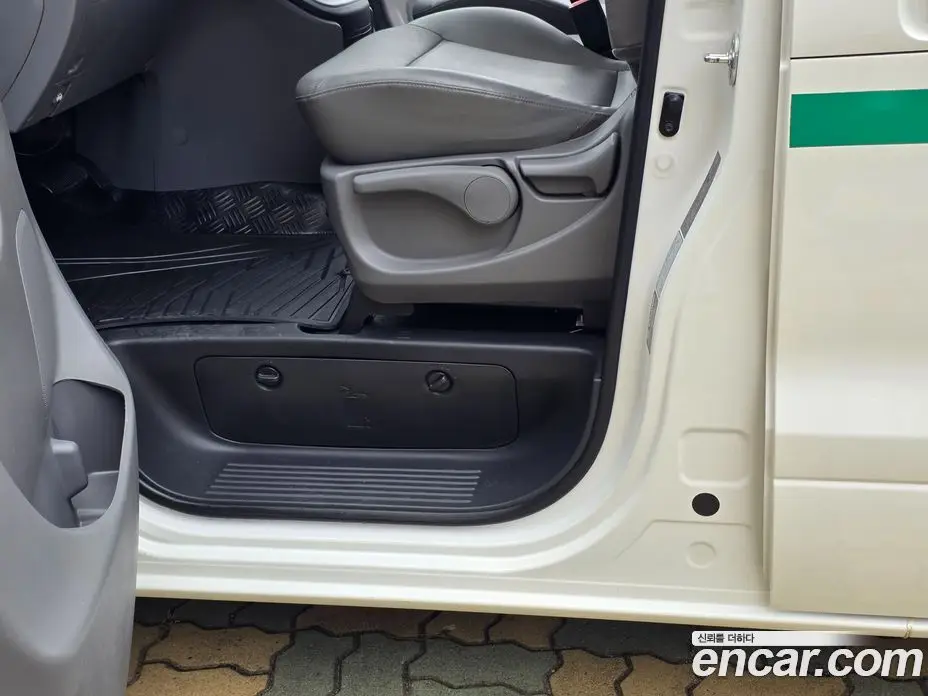 Hyundai Starex 2015 2.5 автомат (гидро), фото 15 Hyundai Starex 2015 2.5 автомат (гидро), фото 15