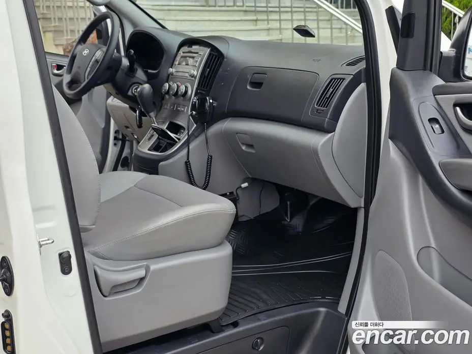 Hyundai Starex 2015 2.5 автомат (гидро), фото 17 Hyundai Starex 2015 2.5 автомат (гидро), фото 17