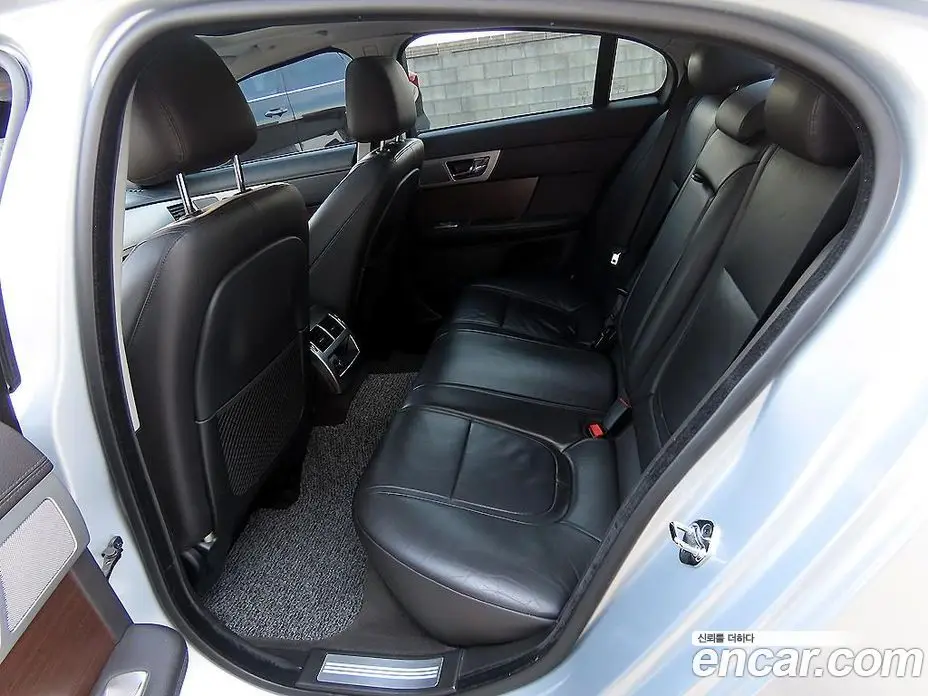 Jaguar XF 2013 2.0 автомат (гидро), фото 6