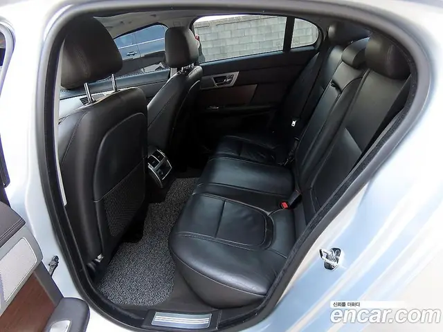 Jaguar XF 2013 2.0 автомат (гидро), миниатюра 6