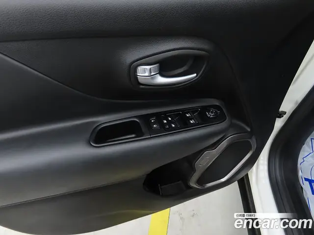 Jeep Renegade 2020 2.4 автомат (гидро), миниатюра 12