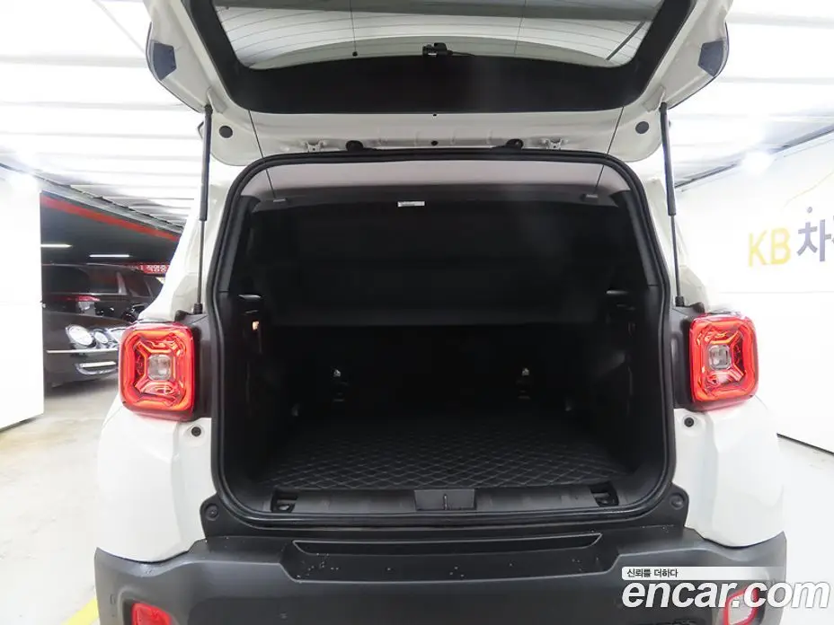 Jeep Renegade 2020 2.4 автомат (гидро), фото 18 Jeep Renegade 2020 2.4 автомат (гидро), фото 18