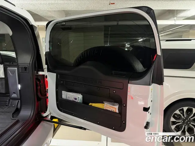 Land Rover Defender 2024 3.0 автомат (гидро), миниатюра 8 Land Rover Defender 2024 3.0 автомат (гидро), миниатюра 8