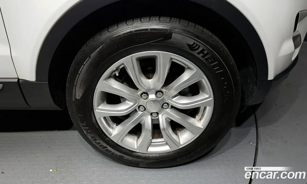 Land Rover Range Rover Evoque 2015 2.2 автомат (гидро), фото 5