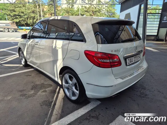 Mercedes-Benz B-Class 2012 1.8 автомат (гидро), миниатюра 4 Mercedes-Benz B-Class 2012 1.8 автомат (гидро), миниатюра 4
