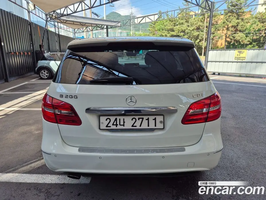 Mercedes-Benz B-Class 2012 1.8 автомат (гидро), фото 5 Mercedes-Benz B-Class 2012 1.8 автомат (гидро), фото 5