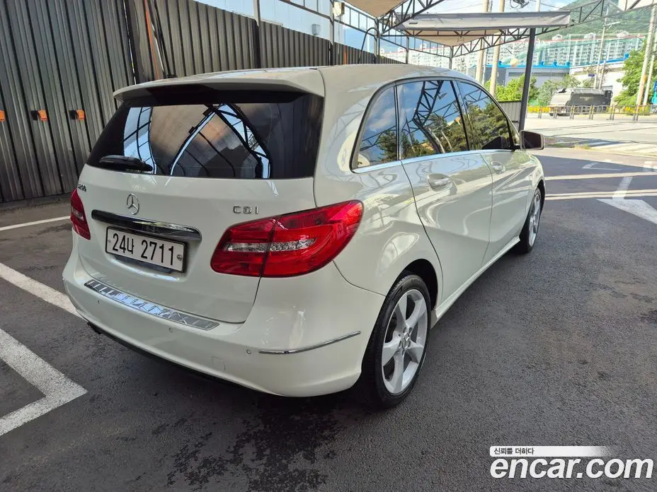 Mercedes-Benz B-Class 2012 1.8 автомат (гидро), фото 6 Mercedes-Benz B-Class 2012 1.8 автомат (гидро), фото 6