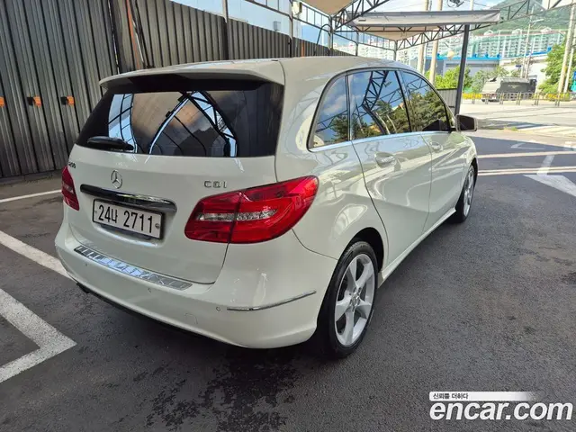 Mercedes-Benz B-Class 2012 1.8 автомат (гидро), миниатюра 6 Mercedes-Benz B-Class 2012 1.8 автомат (гидро), миниатюра 6