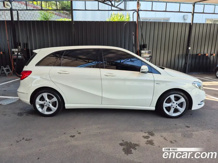 Mercedes-Benz B-Class 2012 1.8 автомат (гидро), фото 7 Mercedes-Benz B-Class 2012 1.8 автомат (гидро), фото 7