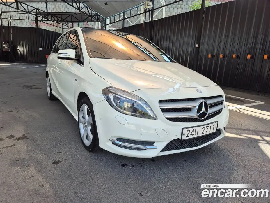 Mercedes-Benz B-Class 2012 1.8 автомат (гидро), фото 8 Mercedes-Benz B-Class 2012 1.8 автомат (гидро), фото 8