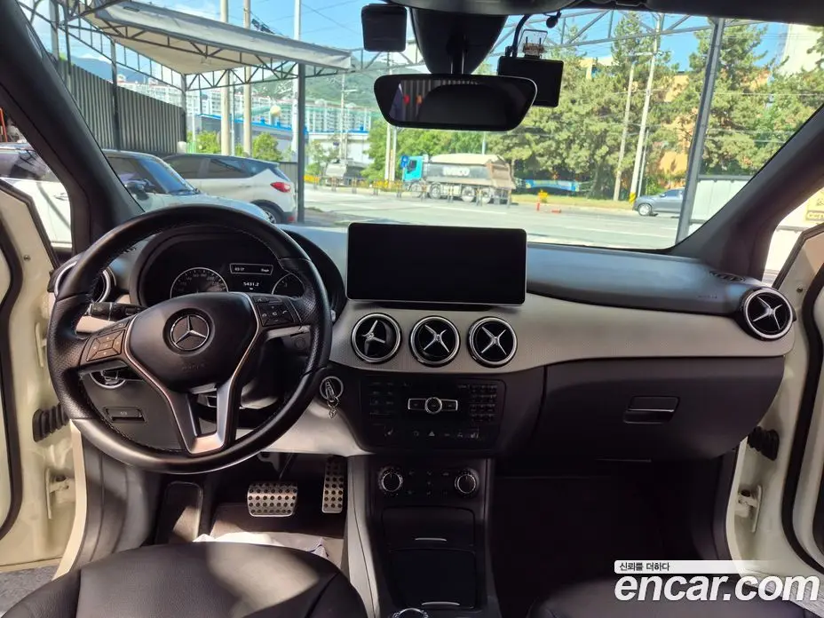 Mercedes-Benz B-Class 2012 1.8 автомат (гидро), фото 9 Mercedes-Benz B-Class 2012 1.8 автомат (гидро), фото 9